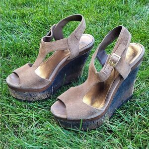Fergie Rustic Leather Strappy Wedge Cork Sandals 8